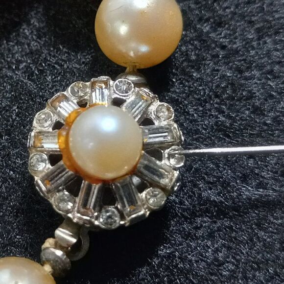 Vintage Faux Pearl Choker Necklace - Picture 8 of 9